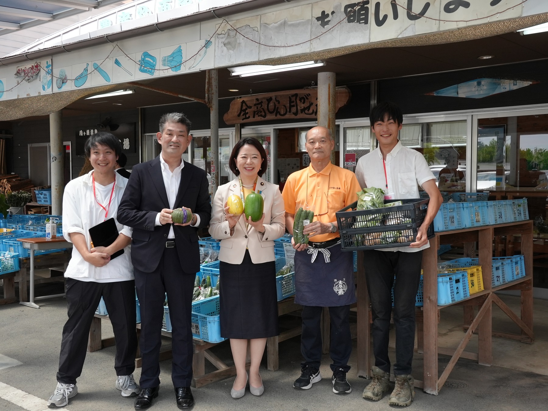 自見地方創生担当大臣の月ヶ瀬視察