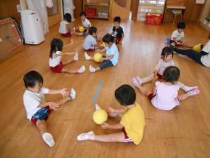 ３歳児ボール遊び