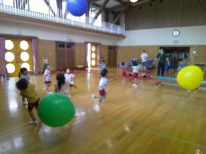 ４歳児　風船遊び