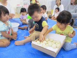 お団子遊び