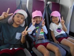 バスの中の5歳児