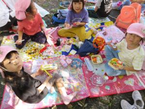 5歳児遠足お弁当の様子