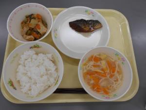 10月28日ご飯・さばの生姜煮・大和まなと厚揚げの煮物・にゅうめん