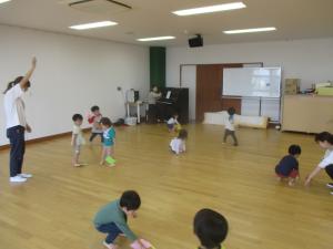 折り紙で遊んでいます２