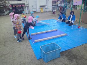 ころがしています