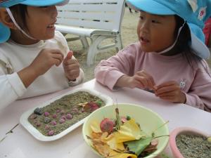 秋の自然物を使ってごちそうづくり