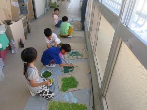 5歳児みんなの広場の大道具づくりの様子