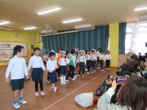 始まりの踊り