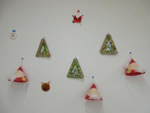 クリスマスツリー、サンタ帽子