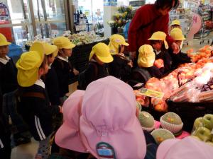 佐保幼稚園　買い出し