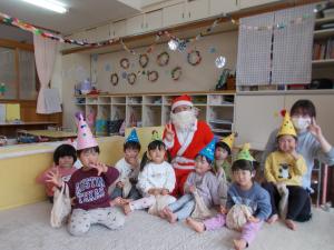 2歳児クリスマス会の様子