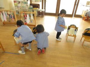 椅子をきれいにふいたよ