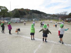 ボール遊び