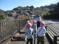 5歳児八幡橋まで歩いて移動しています