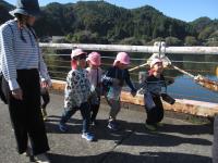 奈良と京都の県を跨いでいます
