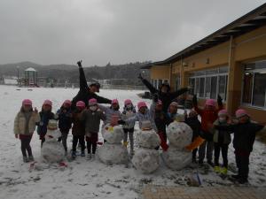 5歳児の雪だるまが完成したよ