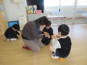 糸ひきゴマ