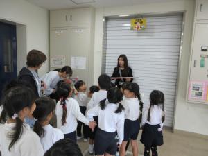 小学校の給食室前はいいにおいです