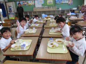 給食はおいしかったよ