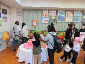 作品展の見学を親子でしました