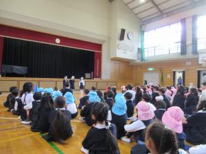 1年生の司会のお友達による司会進行です