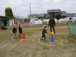 ボール飛ばし