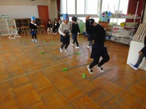 縄遊びに挑戦