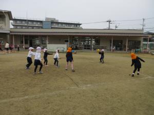 にじ　ドッジボール１