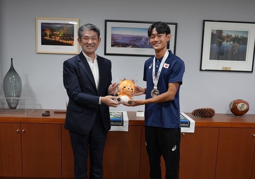 第20回U20世界選手権[男子棒高跳]銀メダリスト 表敬訪問