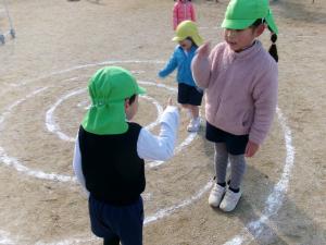 ルールを話しながら遊んでいます