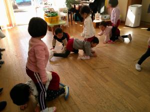 ふれあい遊びをしているところ