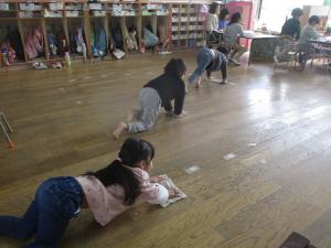雑巾がけの様子