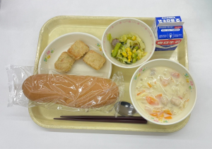 R7.1.28　パン・牛乳・豆腐ナゲット・大和まなのソテー・奈良の酒かすクリームシチュー