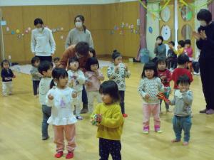 おもちゃのチャチャチャをしています