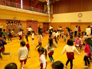 みんなで楽しく踊りました
