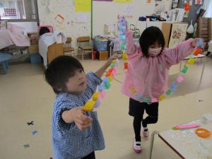 輪飾りをつくったよ