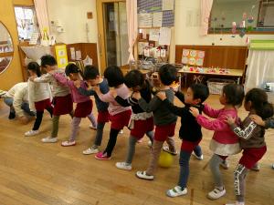 3歳児ボール転がし
