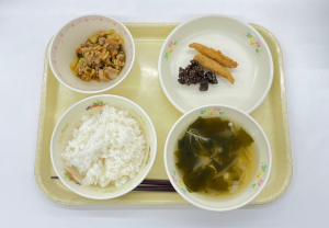 R7.2.10【古都ならの日】ご飯・牛乳・わかさぎフライ・奈良の酒かすみそ炒め・すまし汁.jpeg