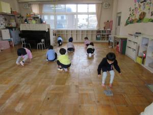 みんなで雑巾がけ
