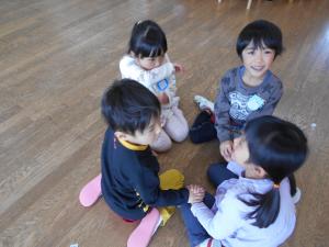5歳児グループの名前を決めています