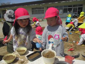３歳園庭探索３