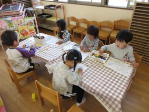 もも組えをかいています