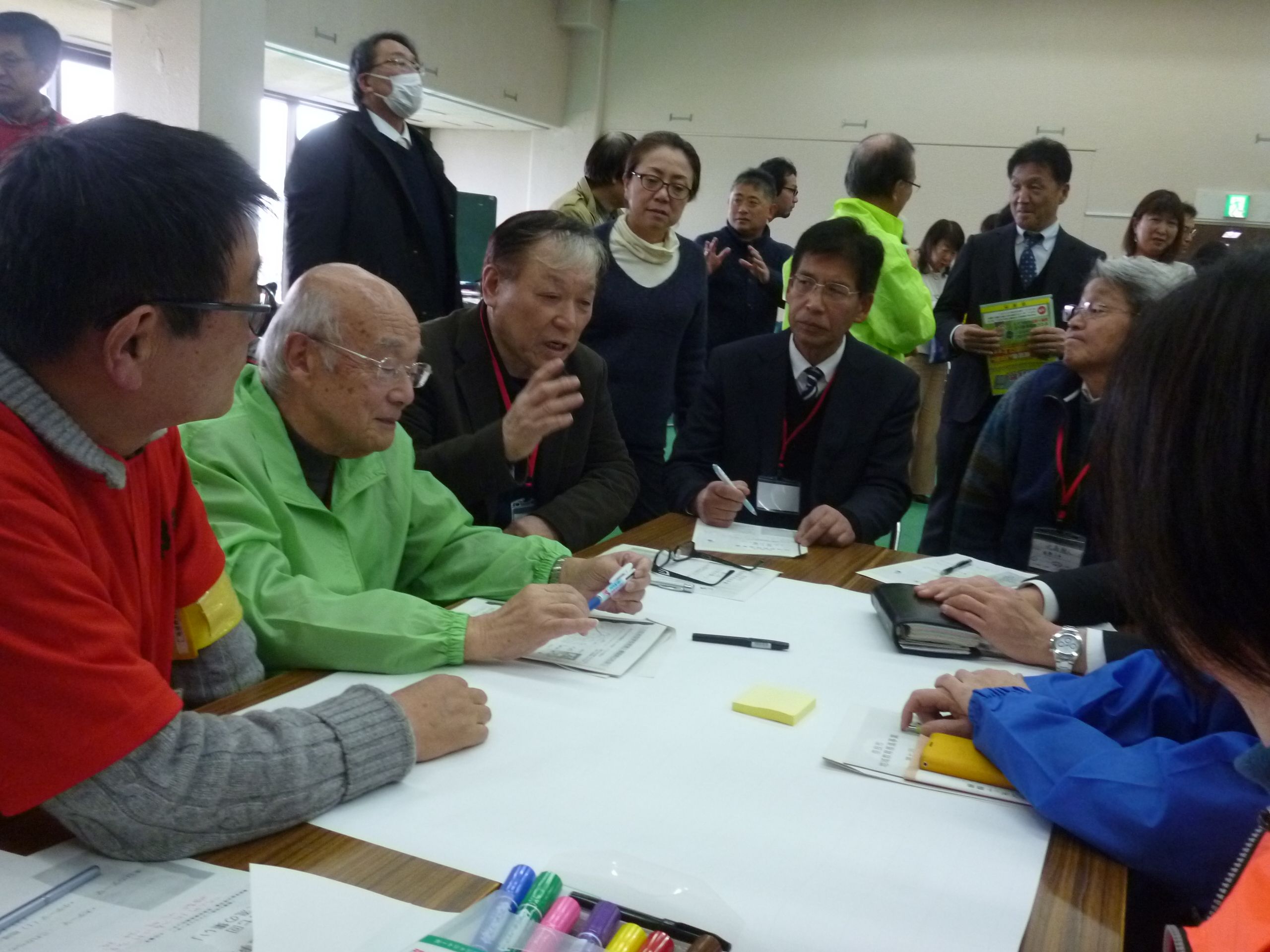 各地域で活躍する地域コーディネーターと学校園の先生たちが、「これからの10年」をテーマに意見を交わしました。の画像