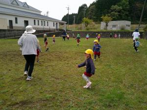 ひろばで走って遊んだよ