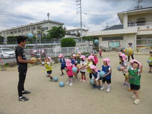 ボールを投げてみよう