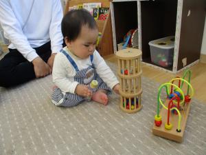 おもちゃで遊ぼう