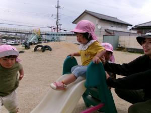 滑り台に挑戦