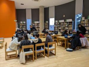 図書室での放課後学習の様子
