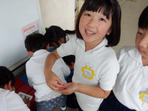 佐保幼　ダンゴムシの赤ちゃん誕生2