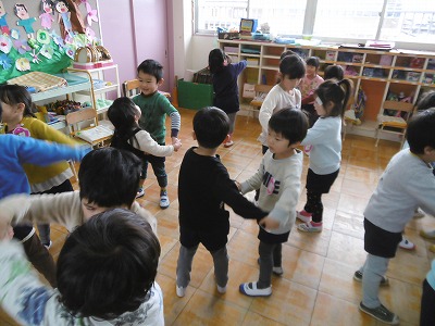 ひっつきもっつきをしてるよ♪